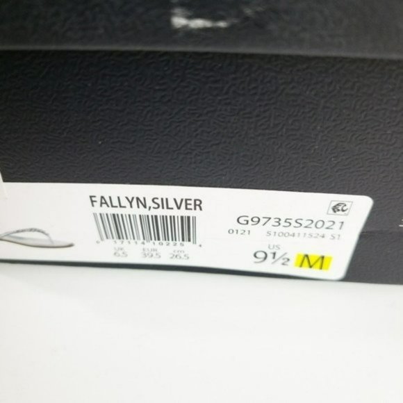 Naturalizer Fallyn Thong Sandals-9.5 - Picture 8 of 8